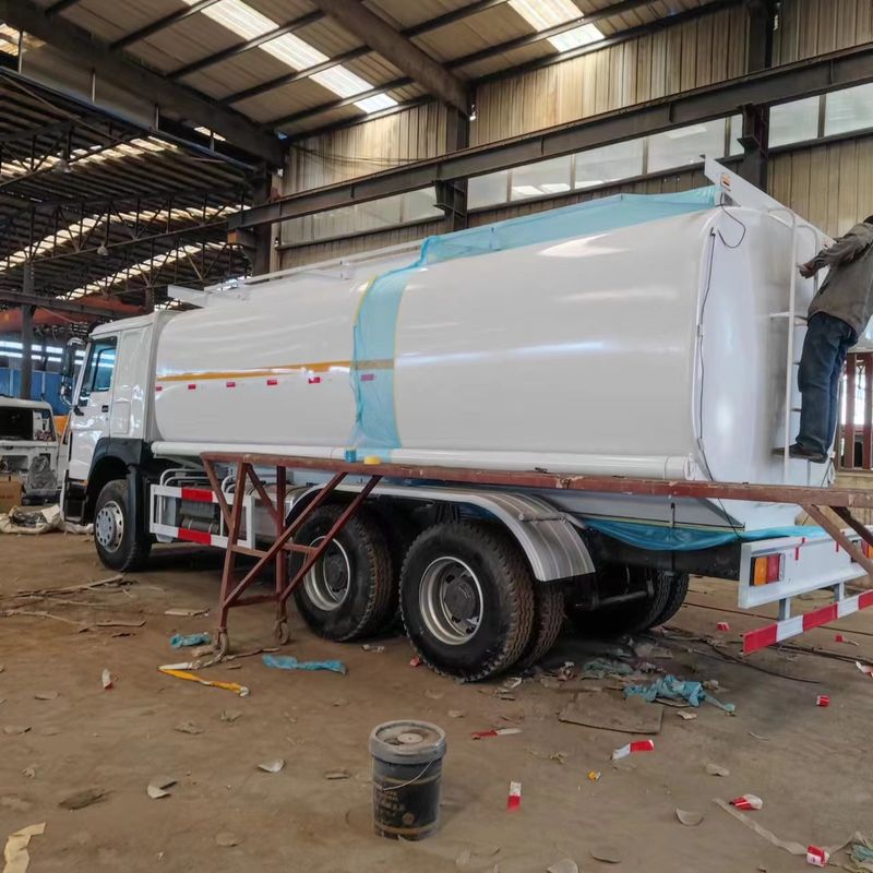 Howo 371 Cisterne à carburant d'occasion Camion de livraison de carburant Sinotruk 375 6x4 22m3 2000L 8x4