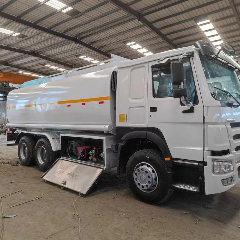 Howo 371 Cisterne à carburant d'occasion Camion de livraison de carburant Sinotruk 375 6x4 22m3 2000L 8x4
