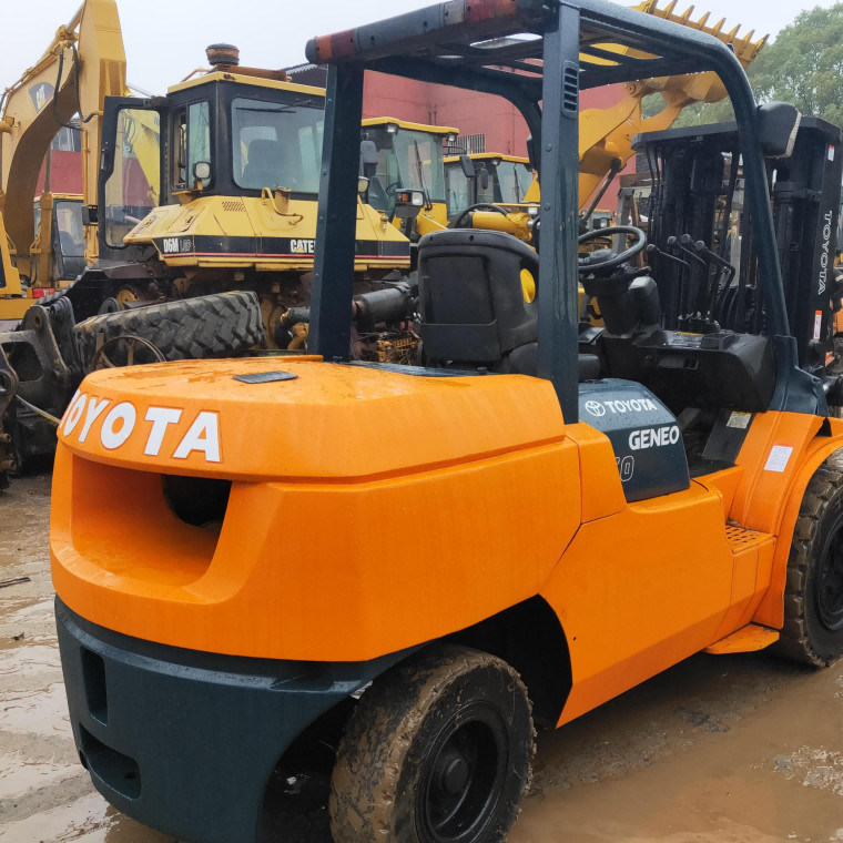 Venteuse de chariots élévateurs FD50 Toyota Diesel 5 tonnes Hauteur maximale de levage 4,5 m