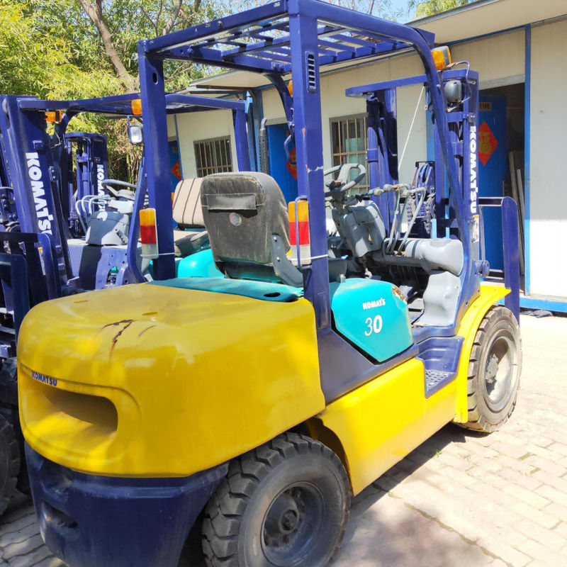 Équipement de manutention de matériaux à deux étages pour chariots élévateurs à deux roues utilisés Komatsu FD30 3 tonnes
