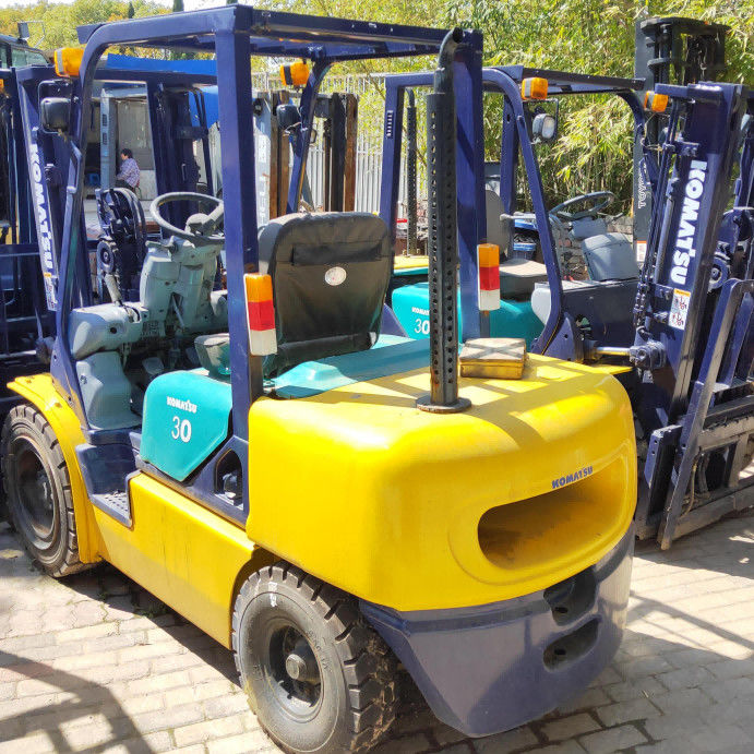 Équipement de manutention de matériaux à deux étages pour chariots élévateurs à deux roues utilisés Komatsu FD30 3 tonnes