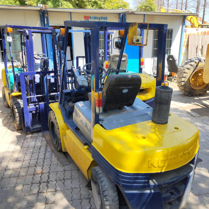 Équipement de manutention de matériaux à deux étages pour chariots élévateurs à deux roues utilisés Komatsu FD30 3 tonnes