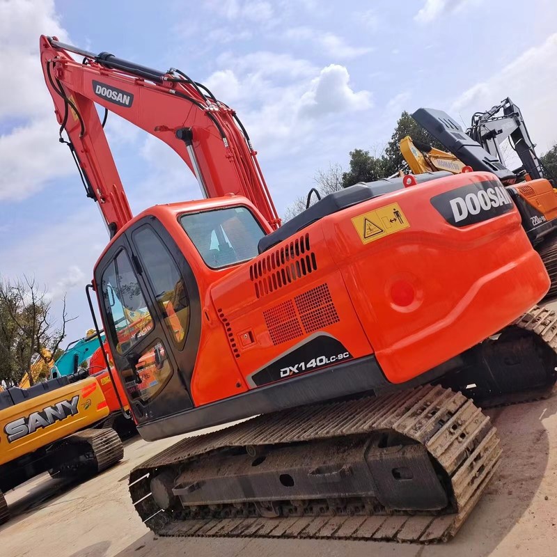 Type moyen utilisé excavatrice 71kw de chenille du excavateur DX140LC de Doosan d'occasion 14ton