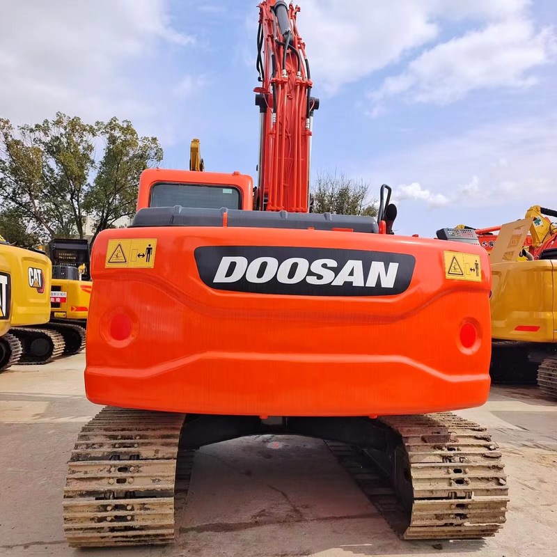 Type moyen utilisé excavatrice 71kw de chenille du excavateur DX140LC de Doosan d'occasion 14ton
