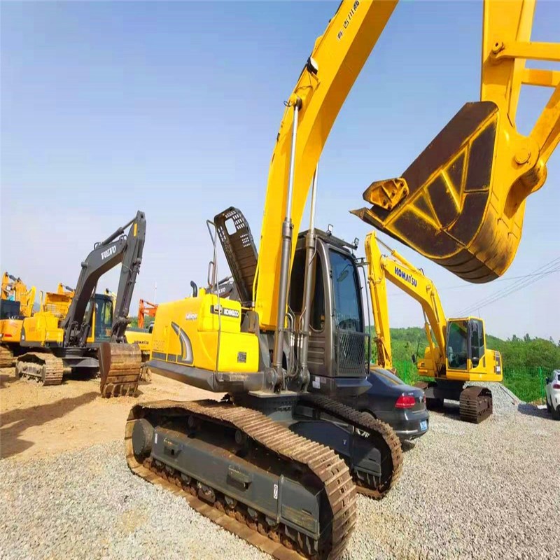 Utilisé Kobelco Digger SK200-8 de seconde main 20 tonnes gros type Excavateur à rampe 114kw