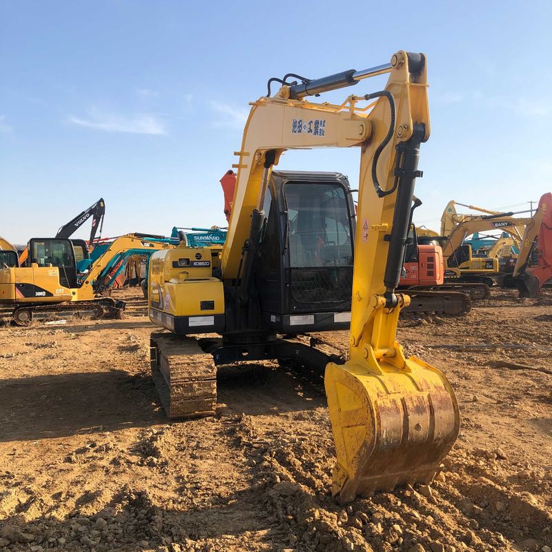 Excavateur mini Kobelco Digger SK75 d'occasion pour les travaux à petite échelle