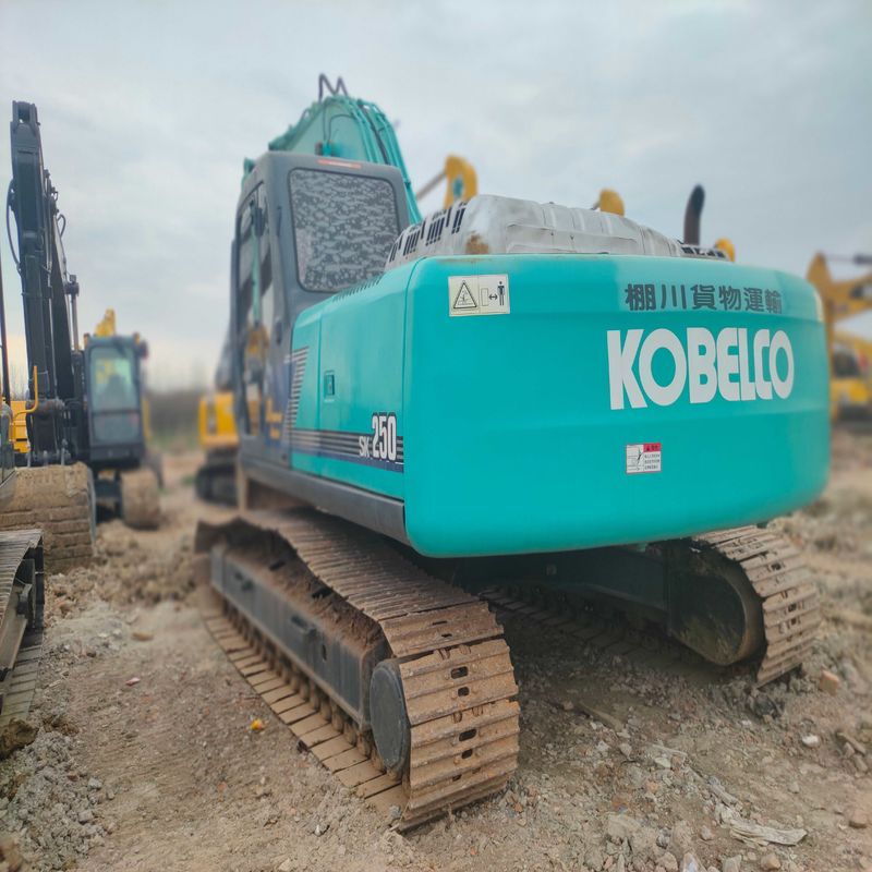 Excavateur à rouleaux de type moyen de 25 tonnes utilisé Kobelco Digger SK250-8