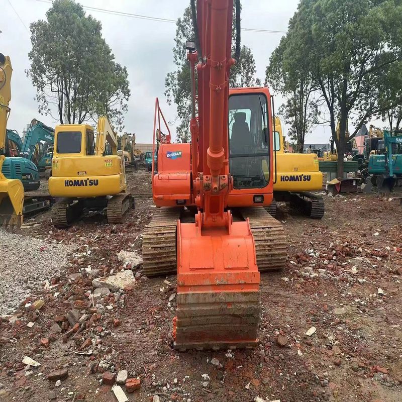 Excavateur Doosan Digger DX150LC d'occasion de 15 tonnes