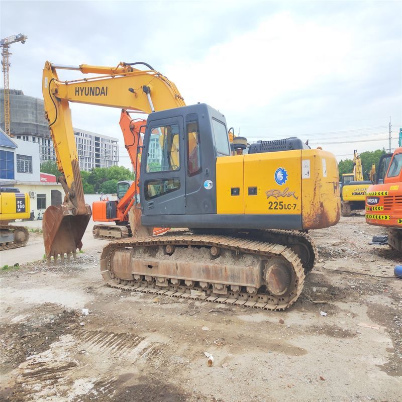 Excavatrice Hyundai R225LC-7 d'occasion de 22 tonnes