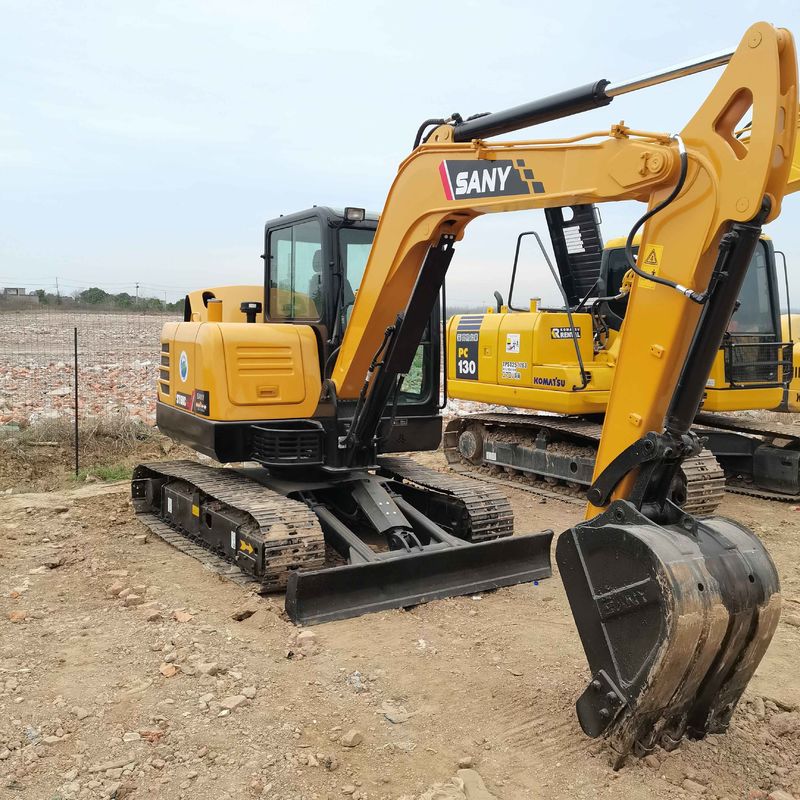 Excavateur à rouleaux miniature de type petit de 6 tonnes utilisé SANY Digger SY60