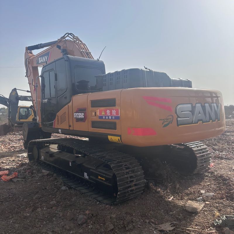 Utilisé SANY Digger SY235C d'occasion 23.5 sur une excavatrice de type moyen