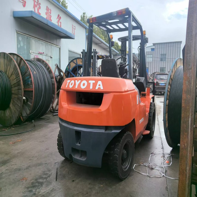 Venteuse de chariots élévateurs FD50 Toyota Diesel 5 tonnes Hauteur maximale de levage 4,5 m