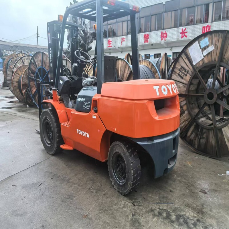 Venteuse de chariots élévateurs FD50 Toyota Diesel 5 tonnes Hauteur maximale de levage 4,5 m