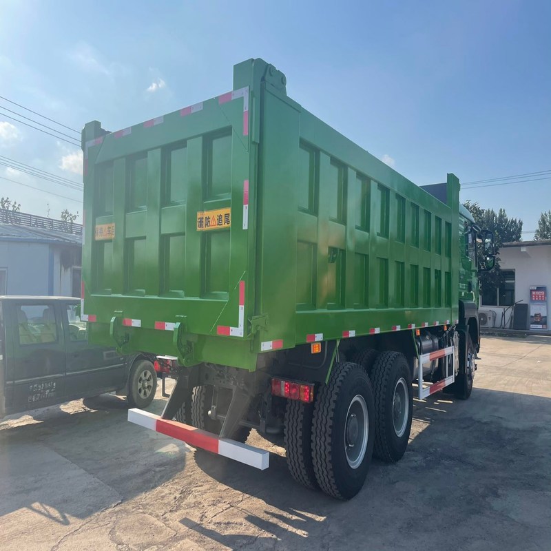 Camion à ordures d'occasion Howo G7 Sinotruk Howo 6x4 Tipper 10 roues diesel manuel
