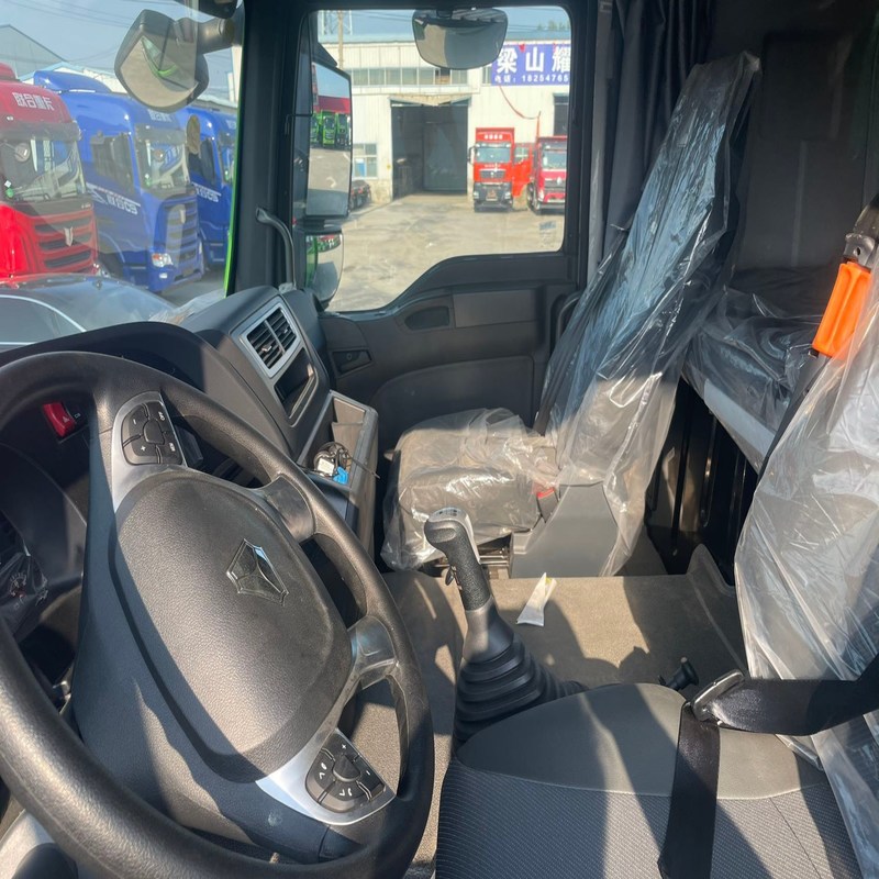 Camion à ordures d'occasion Howo G7 Sinotruk Howo 6x4 Tipper 10 roues diesel manuel