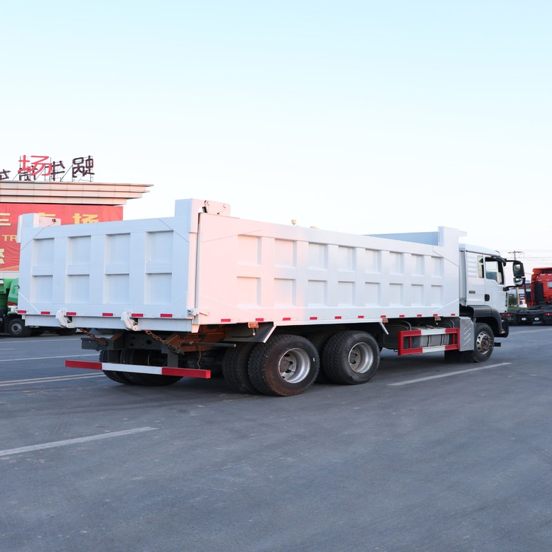 Camion à ordures d'occasion Howo T5G Sinotruk Howo 6x4 Tipper 10 Wheeler capacité 30m3