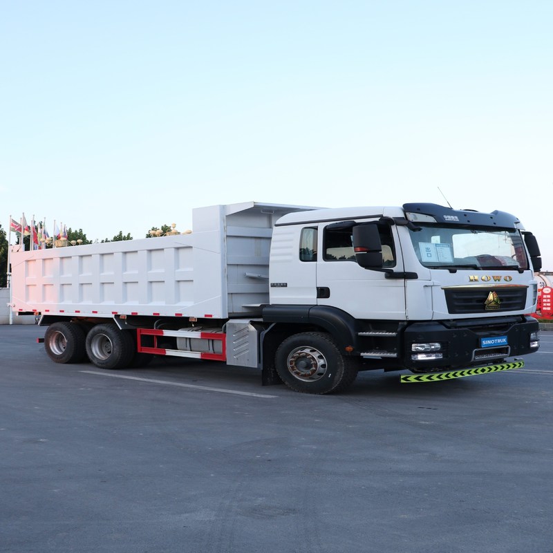 Camion à ordures d'occasion Howo T5G Sinotruk Howo 6x4 Tipper 10 Wheeler capacité 30m3