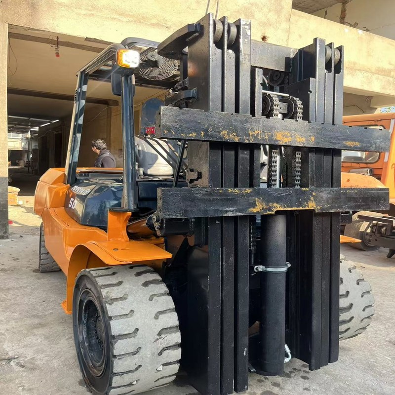 Venteuse de chariots élévateurs FD50 Toyota Diesel 5 tonnes Hauteur maximale de levage 4,5 m