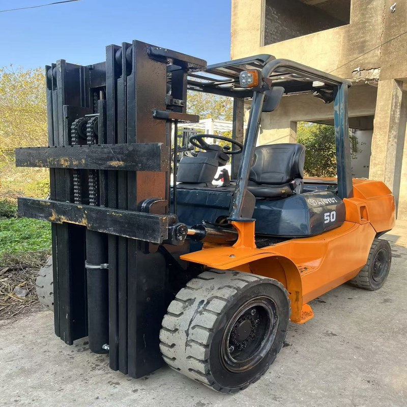 Venteuse de chariots élévateurs FD50 Toyota Diesel 5 tonnes Hauteur maximale de levage 4,5 m