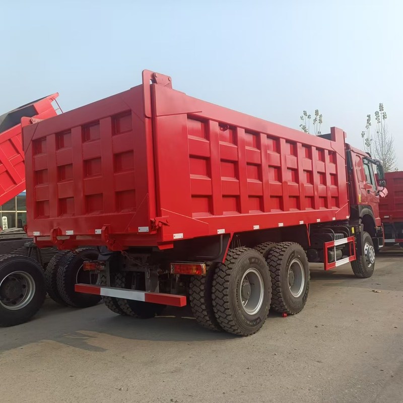 6x4 Diesel camion de décharge d'occasion à bascule nouvelle marque Howo 336hp diesel manuel