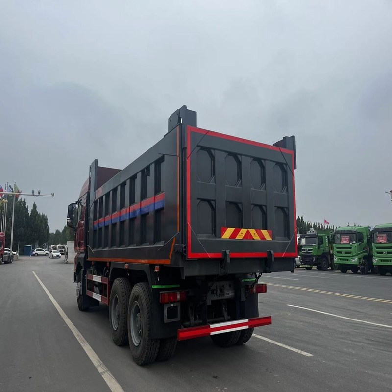 Camion à ordures d'occasion Howo G7-G Sinotruk Howo 6x4 Tipper 10 roues diesel manuel