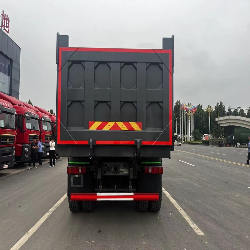 Camion à ordures d'occasion Howo G7-G Sinotruk Howo 6x4 Tipper 10 roues diesel manuel
