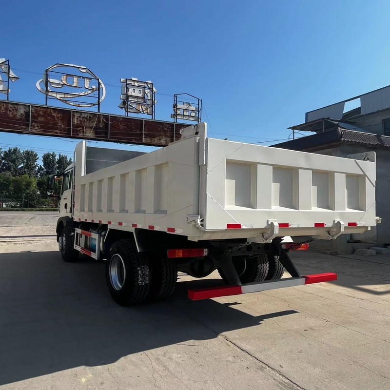 Camion à benne basculante d'occasion Howo T5G Sinotruk Howo 6x4 Benne 10 Wheeler diesel manuel