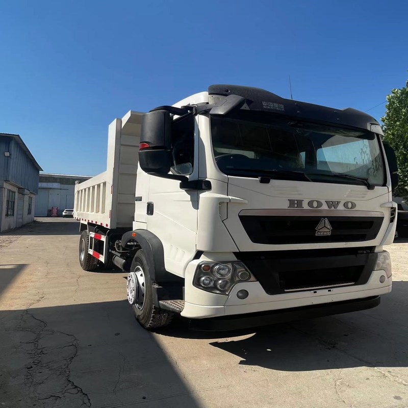 Camion à benne basculante d'occasion Howo T5G Sinotruk Howo 6x4 Benne 10 Wheeler diesel manuel