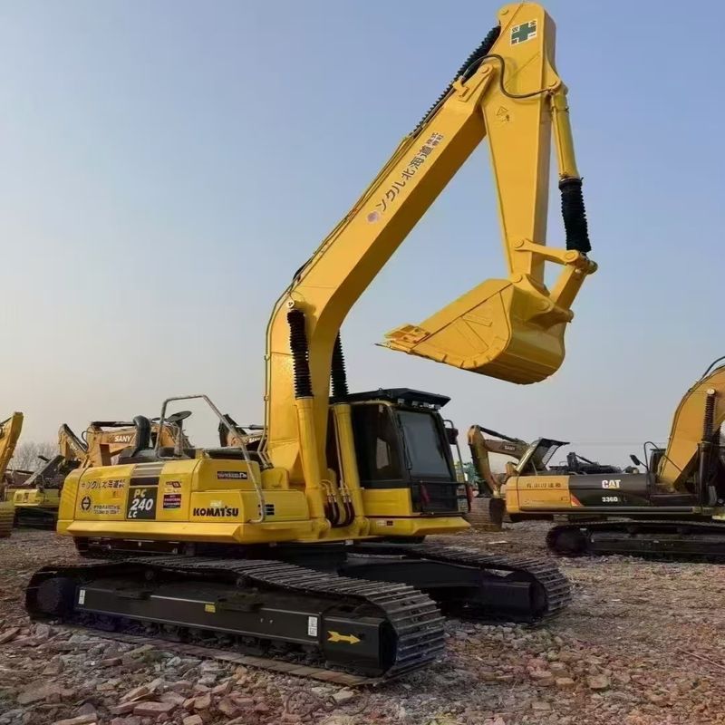 Excavateur Komatsu d'occasion PC240 Excavateur à rampe de type moyen de 24 tonnes