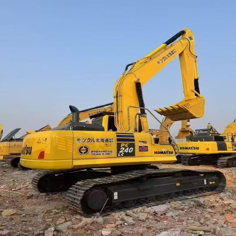 Excavateur Komatsu d'occasion PC240 Excavateur à rampe de type moyen de 24 tonnes