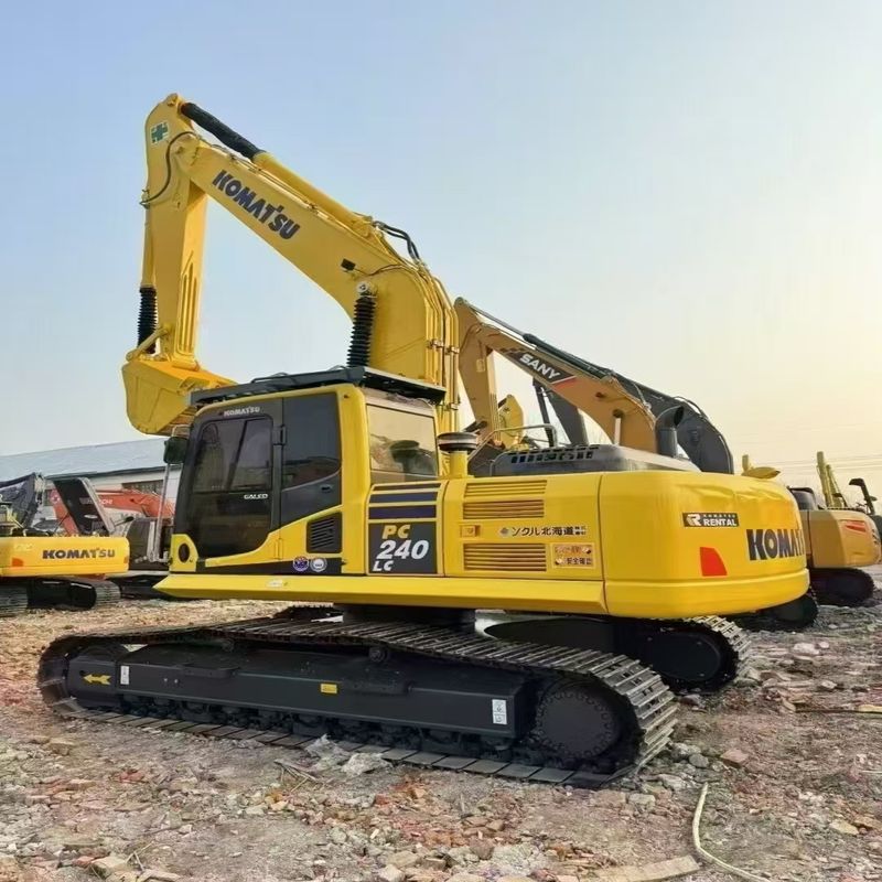 Excavateur Komatsu d'occasion PC240 Excavateur à rampe de type moyen de 24 tonnes
