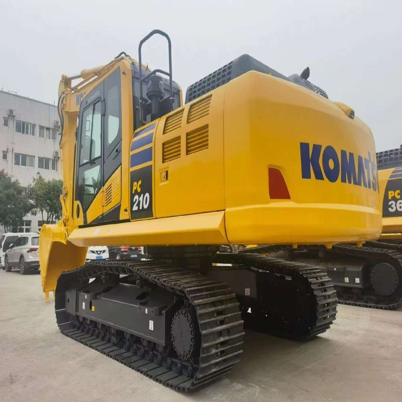 Excavateur Komatsu PC210 d'occasion de 21 tonnes