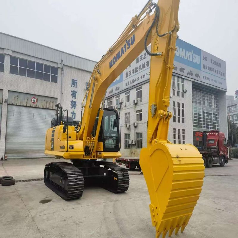 Excavateur Komatsu PC210 d'occasion de 21 tonnes