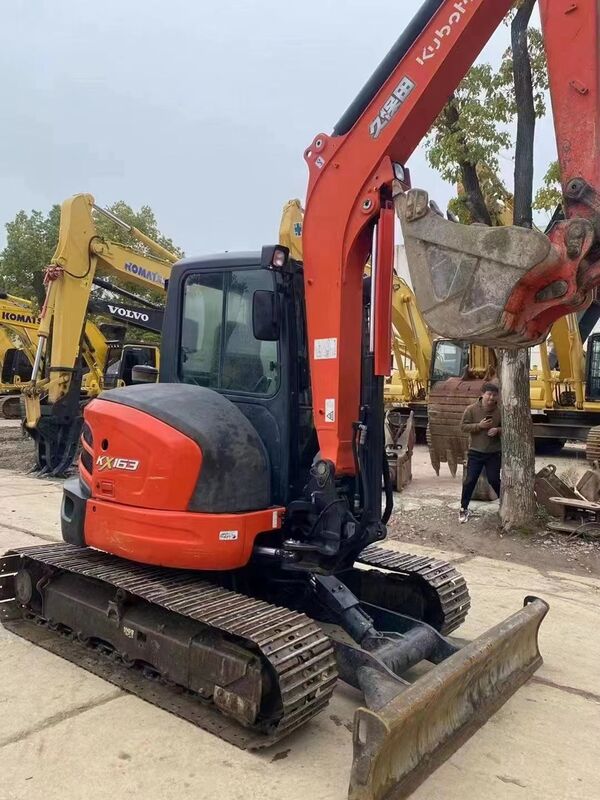 Utilisé Kubota Digger KX163 d'occasion 5,5 tonnes Petit type Mini Excavateur à rampe 35,5kw