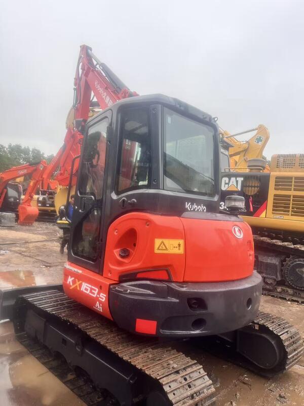 Mini pelle sur chenilles Kubota Digger KX163 5,5 tonnes d'occasion, 35,5 kW avec godet 0,19 m3