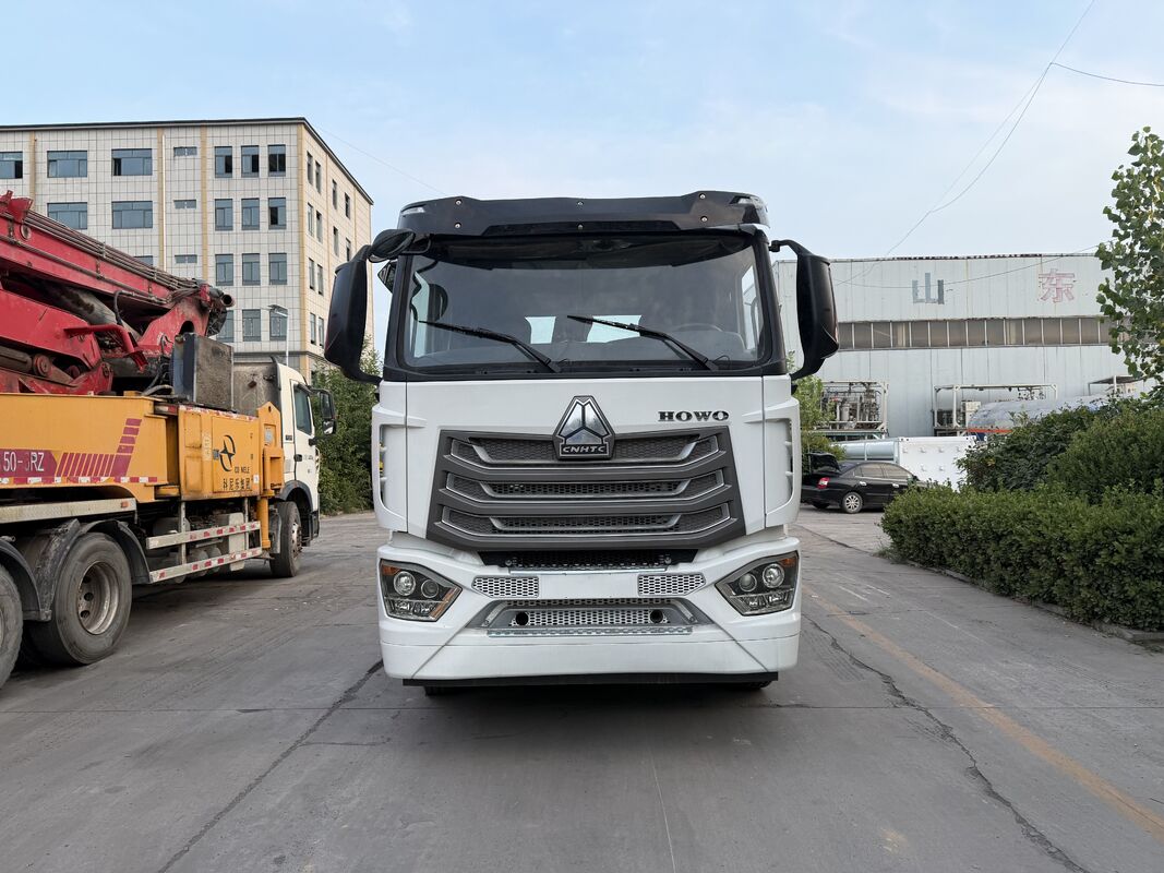 High Speed Diesel Used Tractor Truck 4*2 Sinotruk Howo NX  371hp 375hp manual